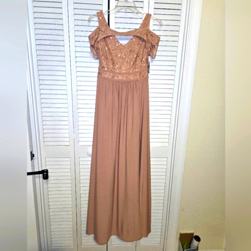 Nightway Women's 4 Rosegold Sequined Gown NEW